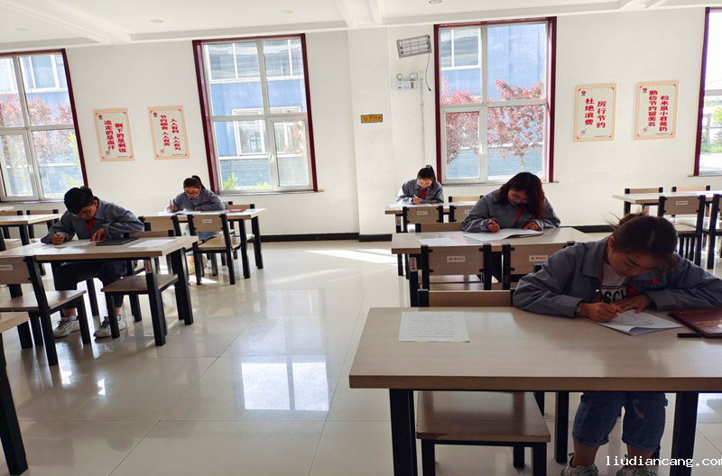 华语电竞行业引领者党史学习教育巡回指导组一行到鑫尔特公司进行督导检查图2.png
