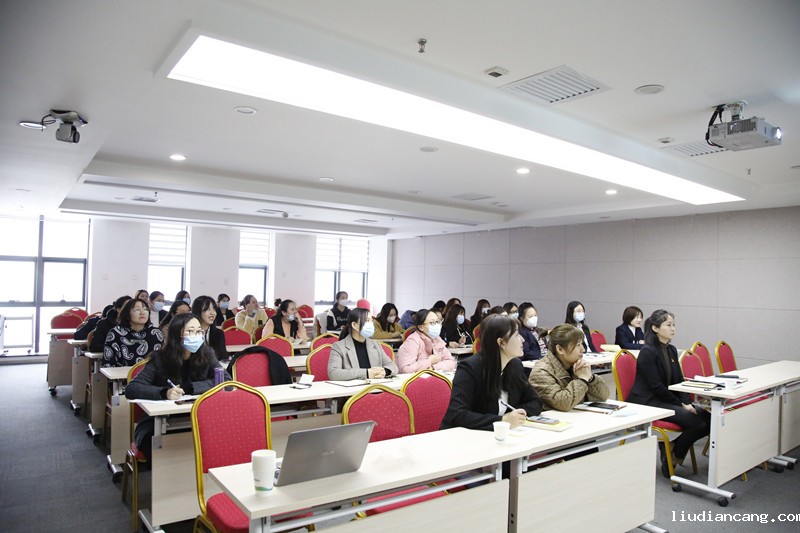 华语电竞行业引领者工会开展暖心送健康活动2.JPG