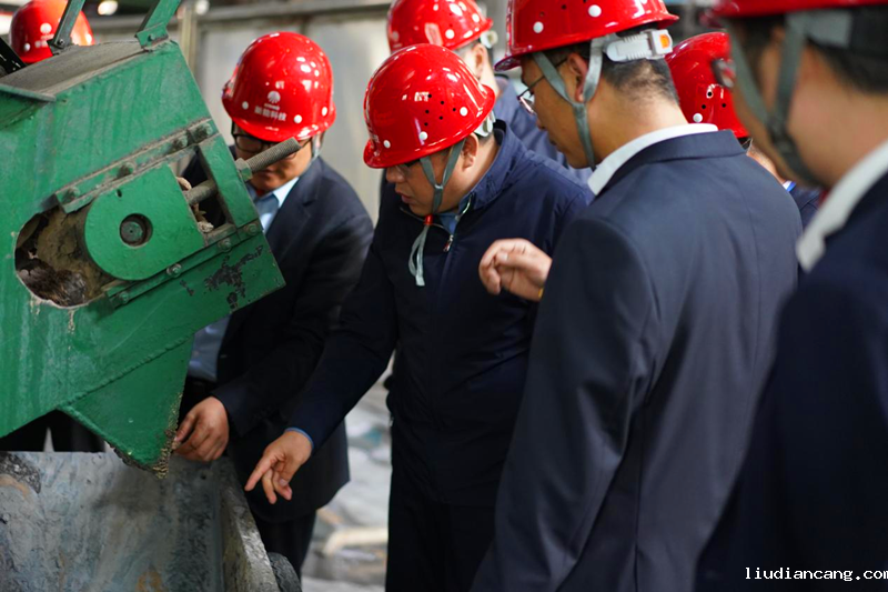 公司党委副书记、总经理徐国强深入神木分公司检查指导工作-1.png