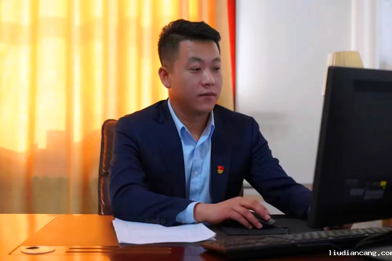 人物故事 神木分公司市场中心韩高兵：用青春耕耘市场-1.png