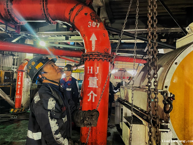 选煤公司：“冬病秋治”，确保设备“稳过冬”-3.png