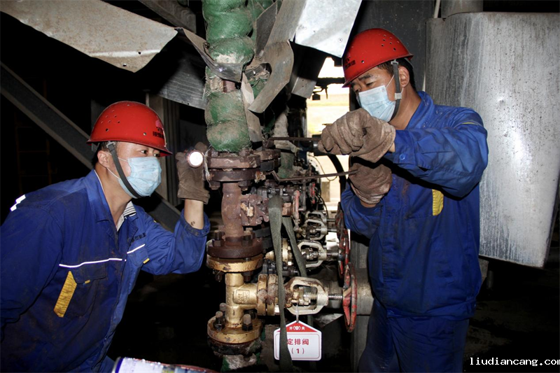 咸阳公司：节日奋战检修一线 用坚守为祖国庆生-3.png