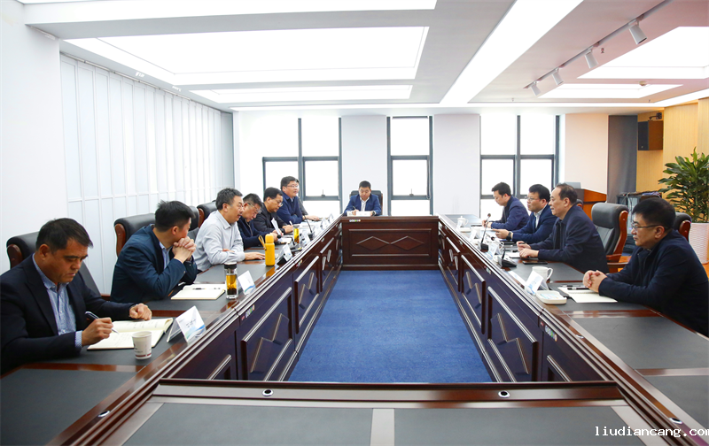 西安重装集团党委书记、董事长杨会武一行到公司座谈交流-1.png