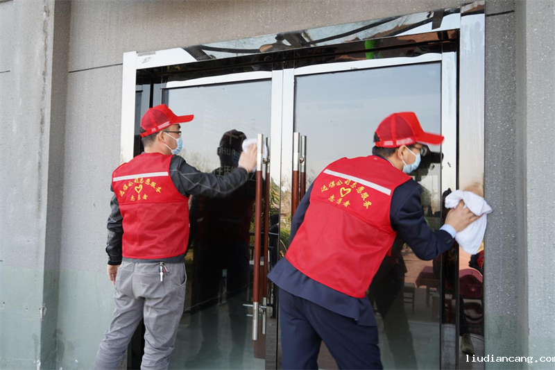 选煤公司党总支开展“弘扬雷锋精神 践行初心使命”志愿服务主题党日活动1.png