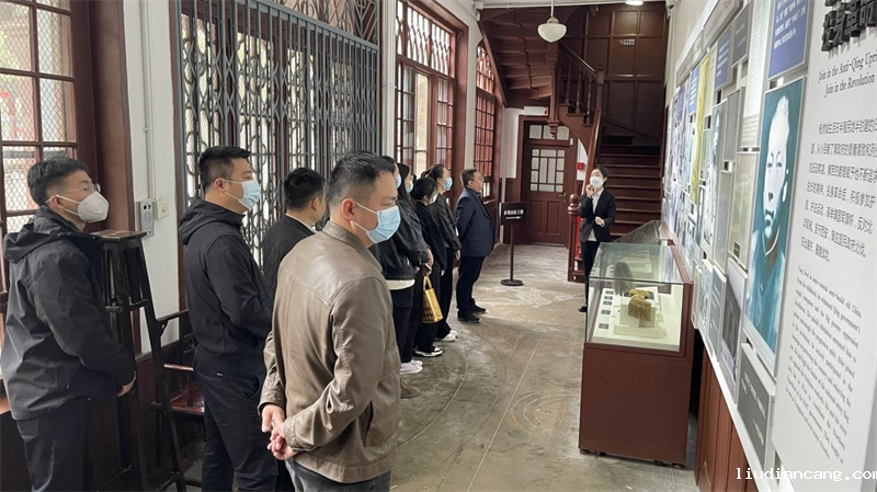 北京公司党支部开展“铭记历史 缅怀先烈”主题党日活动2.png