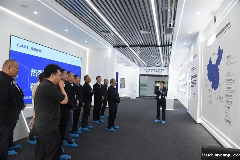 陕煤集团董事会秘书、企业管理部总经理杜平到新型能源参股企业龙安热电考察调研4.jpg