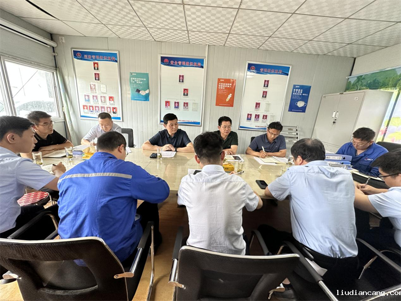 公司副总经理黄岗带队深入选煤公司一线督导检查3.png