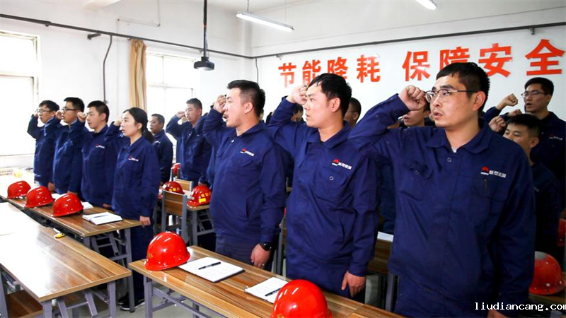战高温，斗酷暑.png
