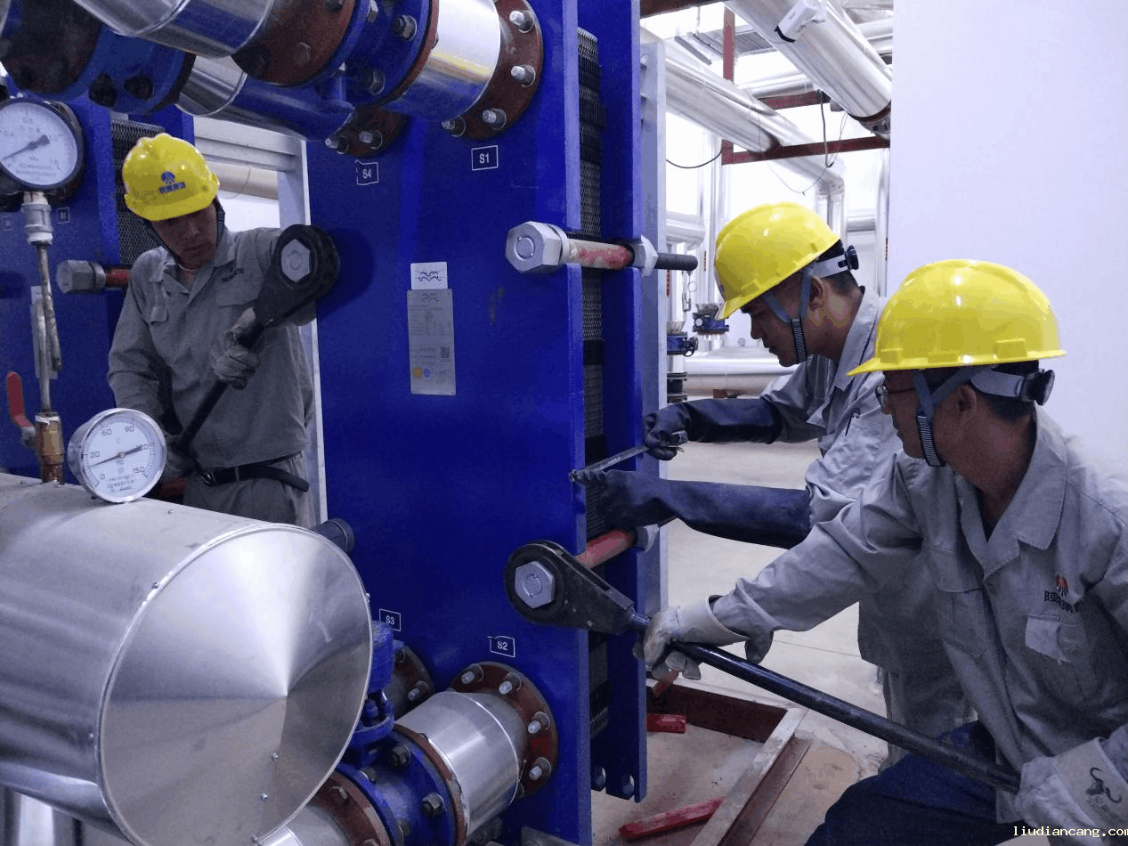 2-勇担供暖重任，彰显社会责任01.gif