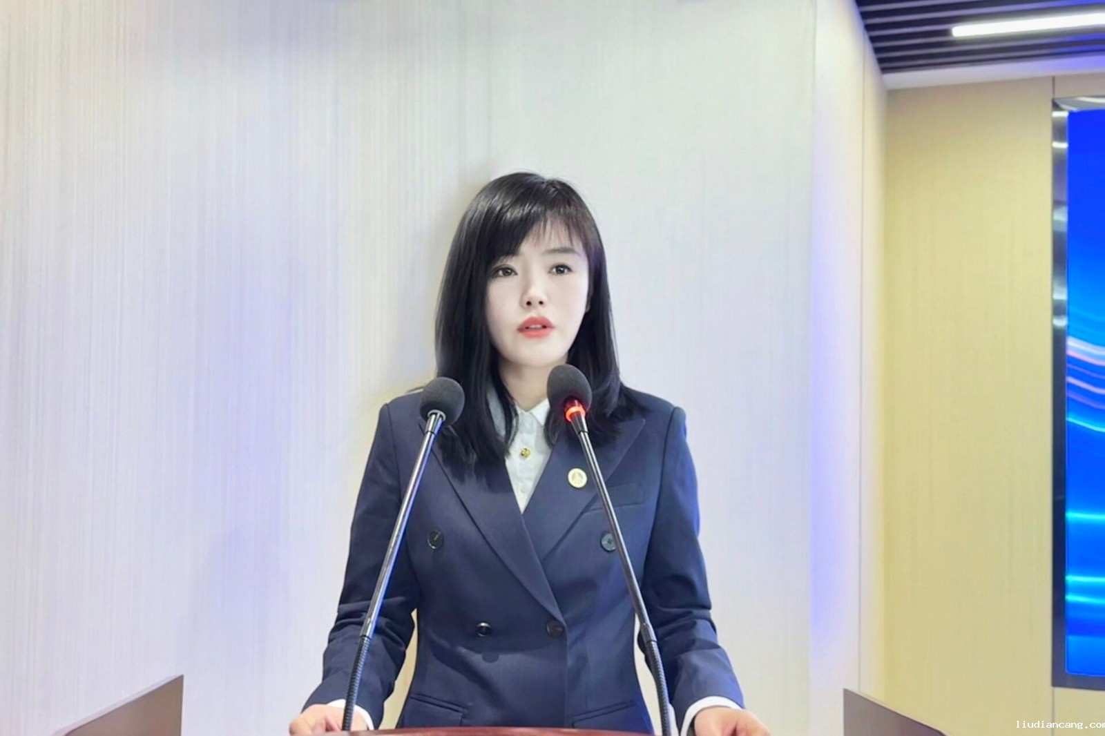 郑妮妮.jpg